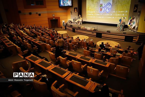 گرامیداشت شکست حصر آبادان درجزیره کیش