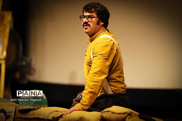 گرامیداشت شکست حصر آبادان درجزیره کیش