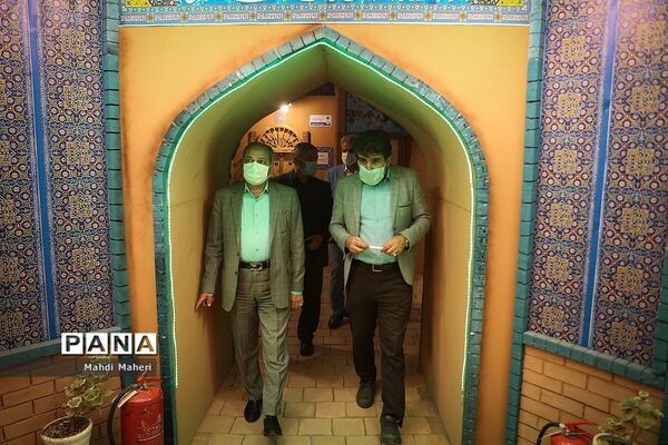 بازدید معاون پرورشی و فرهنگی وزارت آموزش و پرورش از نمایشگاه دفاع مقدس