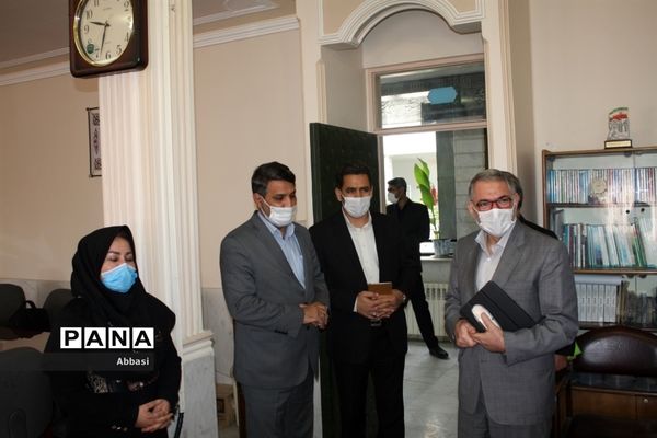 بازدید دبیرکل شورای عالی آموزش و پرورش از مدارس شهر زنجان