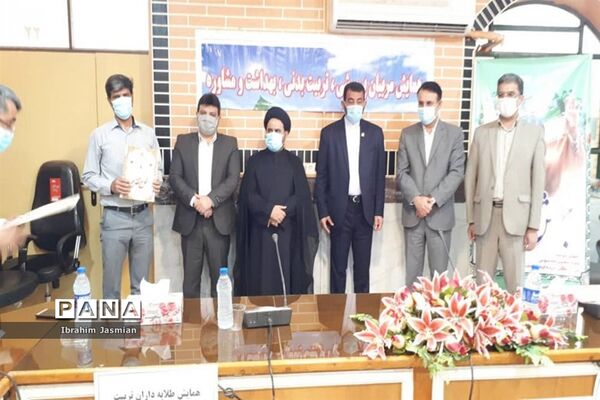 تجلیل از معاونان، مربیان پرورشی، مشاوران و سرگروه‌های درس تفکر و سبک زندگی بندر ریگ