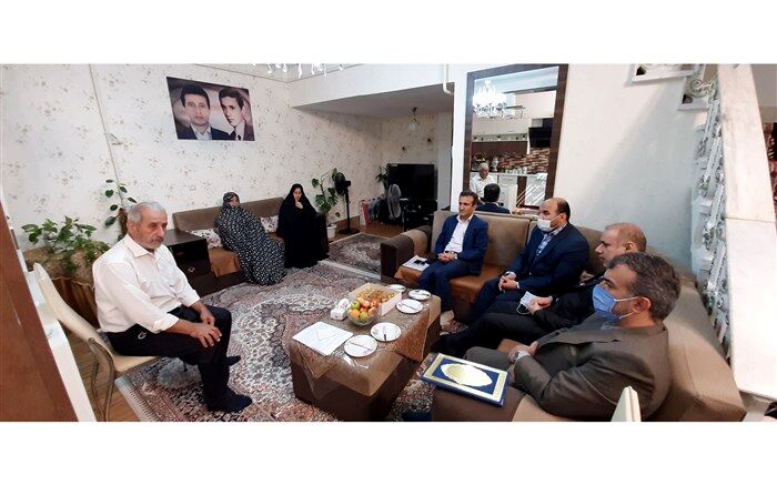 دیدار مدیر سازمان دانش آموزی  گیلان با خانواده شهید حامد امیری