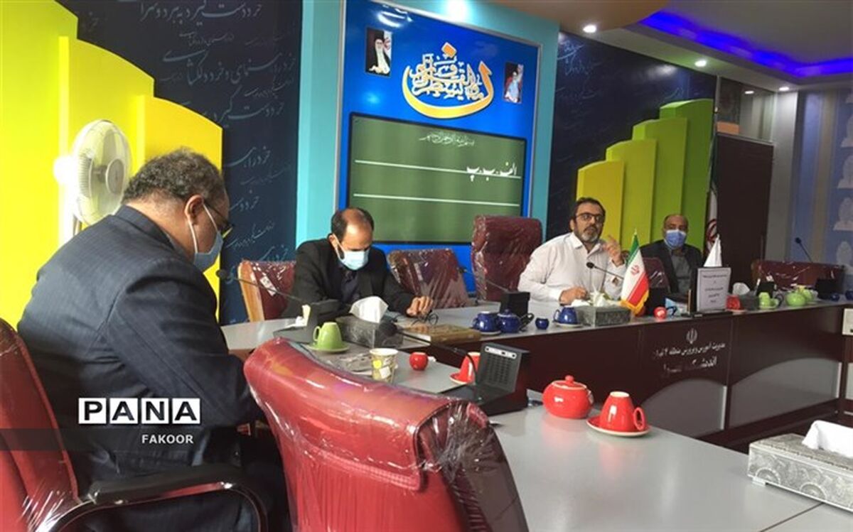 ولی پوری: فضای مجازی بهترین فرصت برای مدرسه محوری است