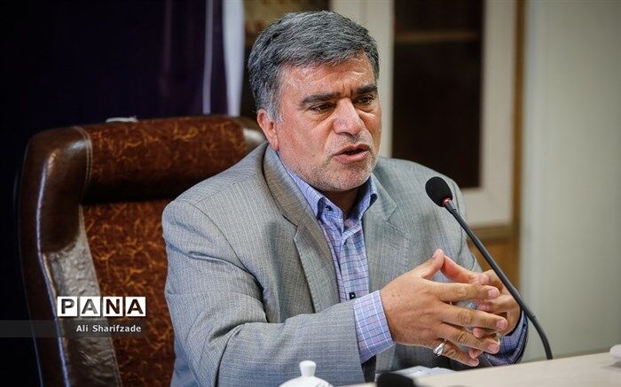 رزاقی: مسئله ما این است که فرهنگ دفاع مقدس را به نسل جوان امروزی منتقل کنیم