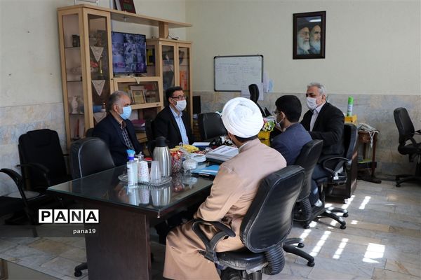 بازدید گروه ارزیابی معاونت پرورشی از فعالیت های  مدارس منطقه 19