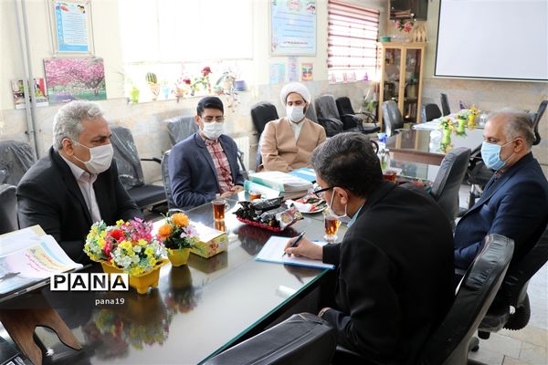 بازدید گروه ارزیابی معاونت پرورشی از فعالیت های  مدارس منطقه 19