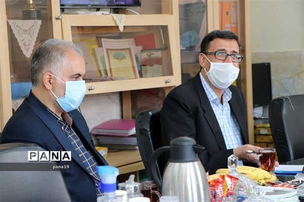 بازدید گروه ارزیابی معاونت پرورشی از فعالیت های  مدارس منطقه 19