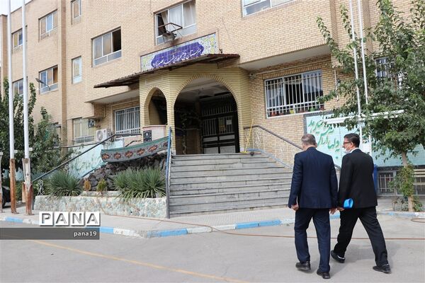 بازدید گروه ارزیابی معاونت پرورشی از فعالیت های  مدارس منطقه 19