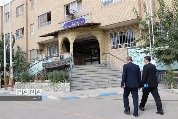 بازدید گروه ارزیابی معاونت پرورشی از فعالیت های  مدارس منطقه 19
