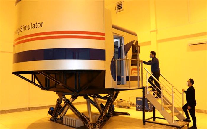 آموزش راهبری قطار برقی توسط دستگاه سیمولاتور