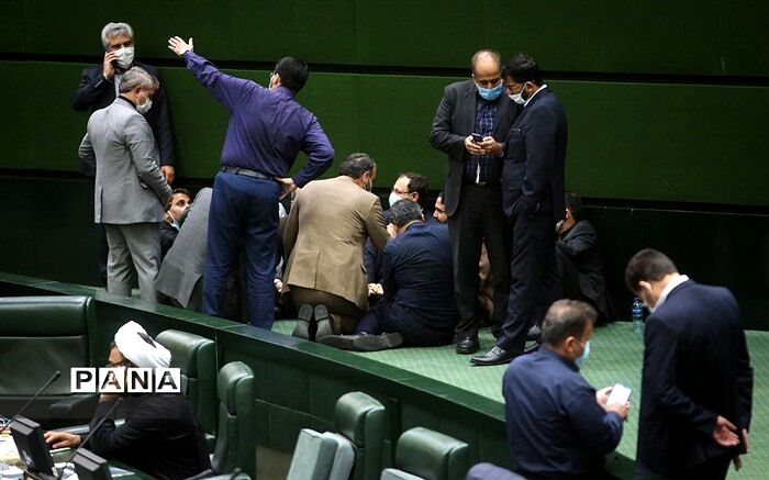 تعداد نمایندگان مبتلا به کرونا به 30 تن افزایش یافت