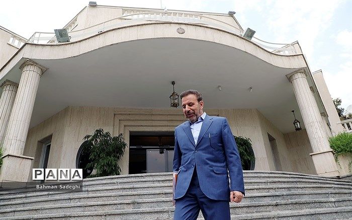 واعظی: بانک‌ها در خلاقیت شرکت‌های دانش‌بنیان شریک شوند