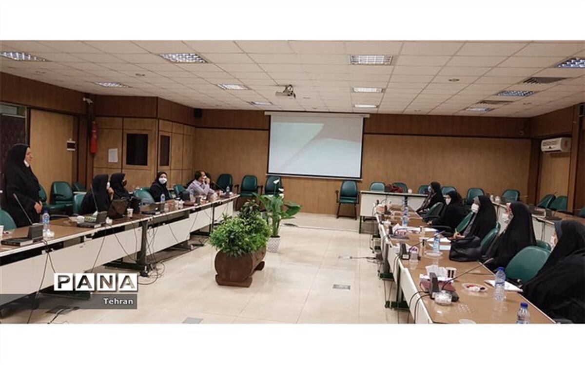 برگزاری جلسه توجیهی آموزش دهندگان سوادآموزی  منطقه ۱۷