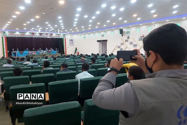 مراسم تقدیر از رتبه‌های برتر کنکور کاشمر