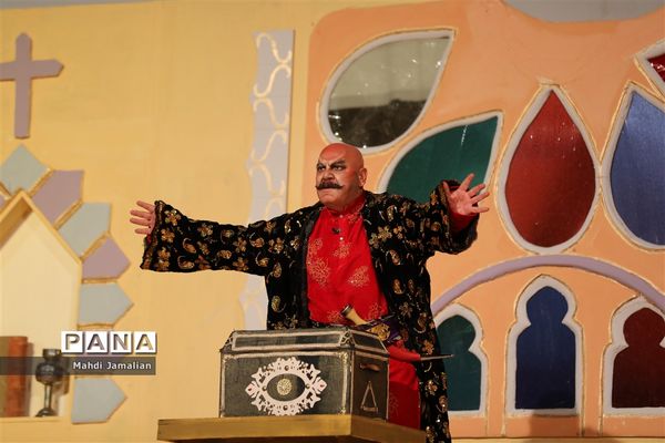 اجرای نمایش «الشمس تشرق من حلب»