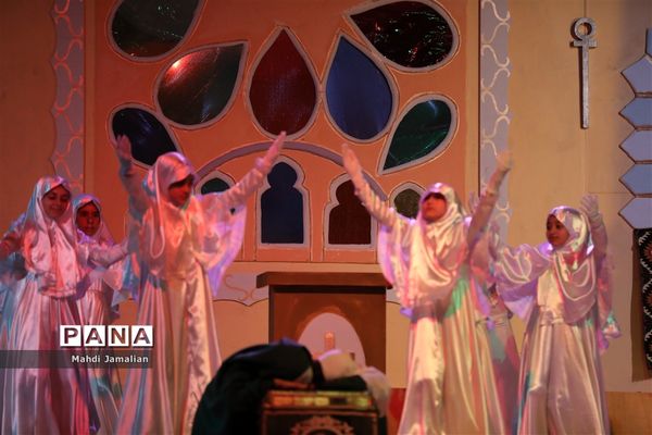 اجرای نمایش «الشمس تشرق من حلب»