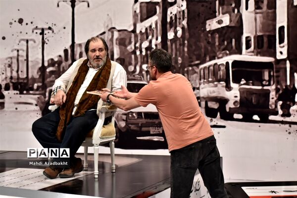پشت صحنه برنامه تلویزیونی چهل تیکه