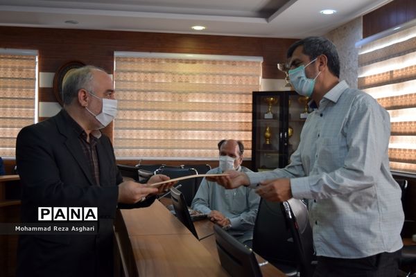 آیین تجلیل از فرهنگیان برگزیده مسابقات قرآن، عترت و نماز منطقه 14