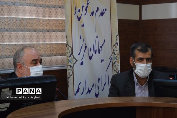 آیین تجلیل از فرهنگیان برگزیده مسابقات قرآن، عترت و نماز منطقه 14