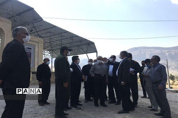 بازدیدرییس بنیاد حفظ آثار و نشر ارزش‌های دفاع مقدس فارس از محل پروژه مقبره شهدای گمنام شهرستان نى ریز