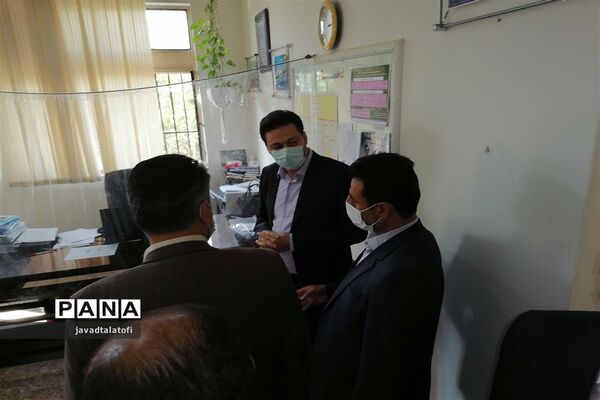 بازدید سرزده فرماندار شهرستان ری ازآموزش و پرورش ناحیه دو شهر ری