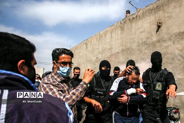 اوباش گردانی در محله مشیریه