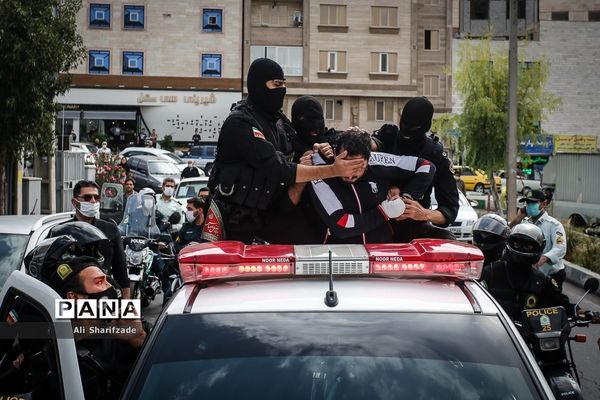 اوباش گردانی در محله مشیریه