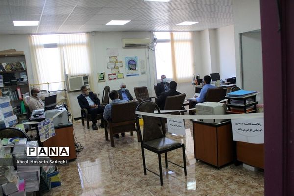 جلسه قرآن و تفسیر بین کارکنان اداره  حراست و اداره قرآن ، نماز و عترت آموزش و پرورش استان بوشهر