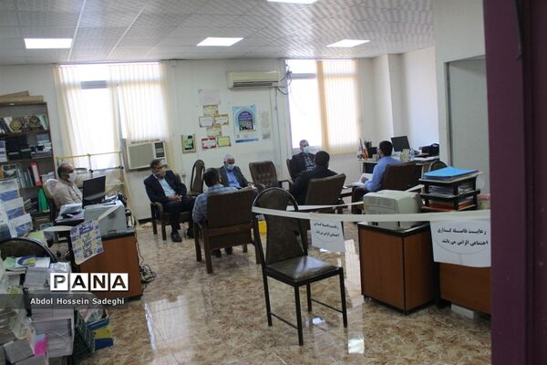 جلسه قرآن و تفسیر بین کارکنان اداره  حراست و اداره قرآن ، نماز و عترت آموزش و پرورش استان بوشهر