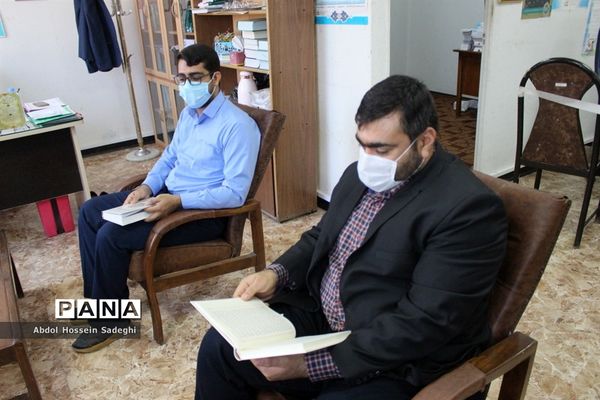 جلسه قرآن و تفسیر بین کارکنان اداره  حراست و اداره قرآن ، نماز و عترت آموزش و پرورش استان بوشهر