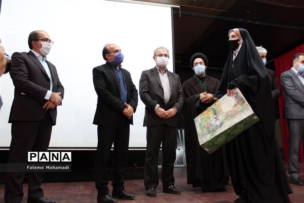 تجلیل از رتبه‌های برتر کنکور سراسری شهرستان محمودآباد