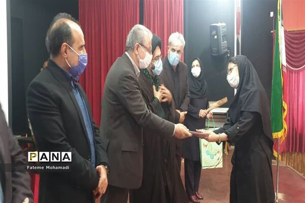 تجلیل از رتبه‌های برتر کنکور سراسری شهرستان محمودآباد