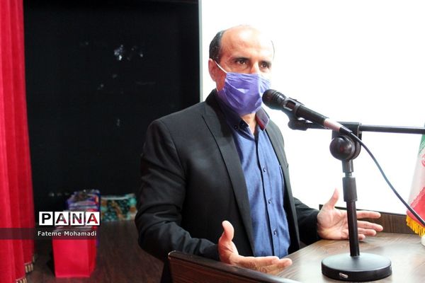 تجلیل از رتبه‌های برتر کنکور سراسری شهرستان محمودآباد