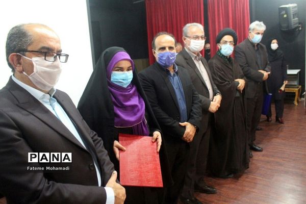 تجلیل از رتبه‌های برتر کنکور سراسری شهرستان محمودآباد