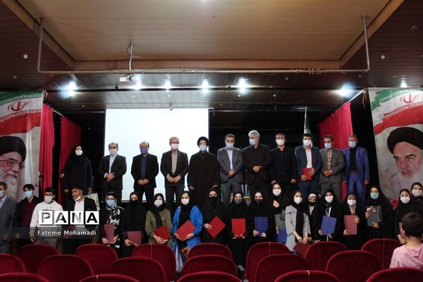تجلیل از رتبه‌های برتر کنکور سراسری شهرستان محمودآباد