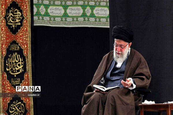 مراسم عزاداری و قرائت زیارت اربعین در حسینیه امام خمینی با حضور رهبر معظم انقلاب اسلامی