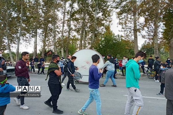 مراسم نمادین جاماندگان اربعین حسینی در گلزارشهدای شهرستان ملارد