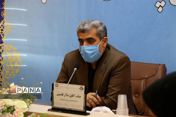 دیدار نمایندگان مجلس دانش‌آموزی و اعضای هیات رئیسه شورای دانش‌آموزی با مدیرکل آموزش و پرورش  البرز