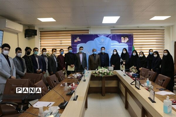 دیدار نمایندگان مجلس دانش‌آموزی و اعضای هیات رئیسه شورای دانش‌آموزی با مدیرکل آموزش و پرورش  البرز