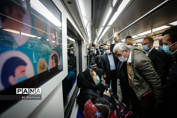 بازدید سخنگوی دولت از طرح استفاده اجباری ماسک در مترو
