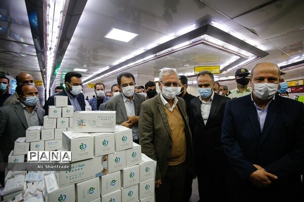 بازدید سخنگوی دولت از طرح استفاده اجباری ماسک در مترو