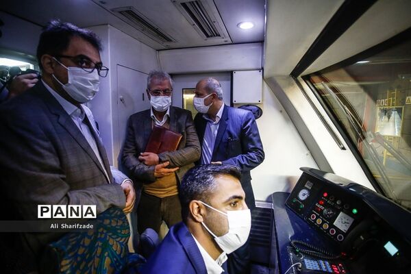 بازدید سخنگوی دولت از طرح استفاده اجباری ماسک در مترو