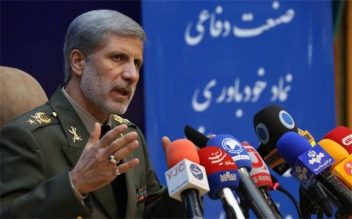 وزیر دفاع: نیروهای مسلح کاملا متکی به داخل هستند