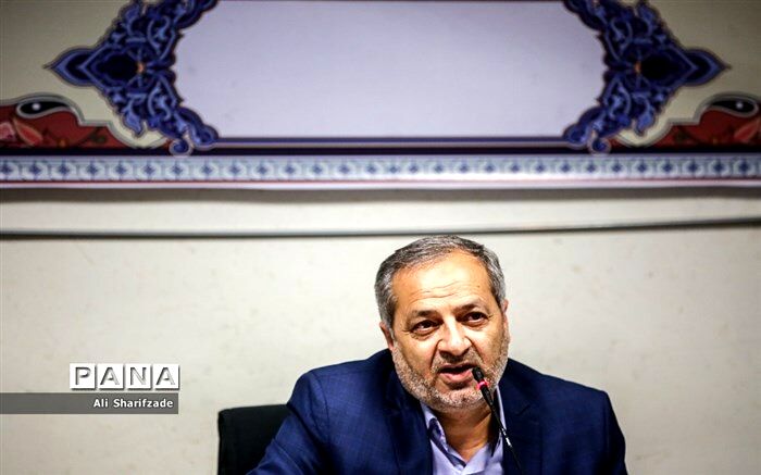دانش‌آموزان تمام استان‌ها می‌توانند در مدرسه شعر و داستان شرکت کنند