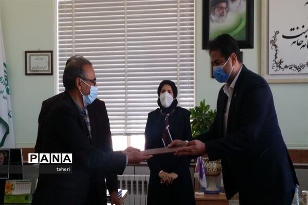 بازدید رئیس سازمان دانش‌آموزی فارس از فعالیت‌های پیشتازان در نی ریز