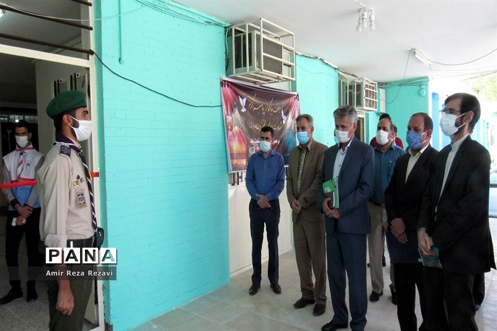 آیین افتتاح اتاق گفتگو اولیاء و مربیان دبیرستان شاهد میثاق اهواز
