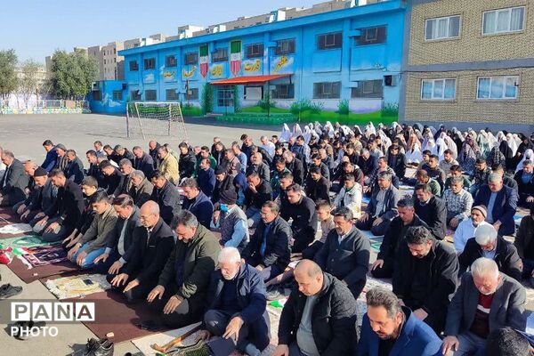 شکوه وحدت در قرچک؛ اقامه باشکوه نماز عید سعید فطر در صفوفی الهی