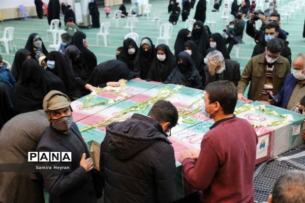 وداع با پیکر پاک 5 شهید گمنام در حسینیه جماران و مسجد امام حسین (ع) بیرجند