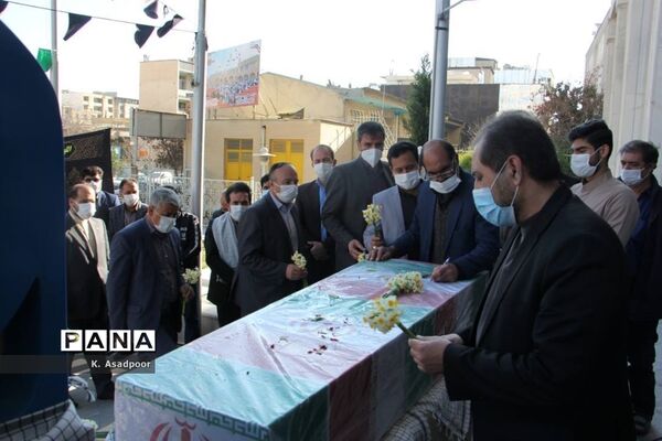 آیین تشییع پیکر شهید گمنام دفاع مقدس در اداره‌کل آموزش و پرورش فارس