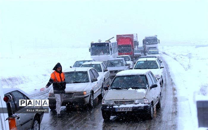 بارش برف و باران در جاده‌های ۱۰ استان